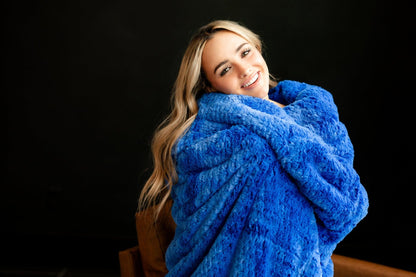 Feathers Dazzline Blue Throw Blanket JulesRoche Vibrant Comfort