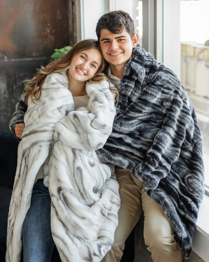 Faux Fur Marble Blanket JulesRoche Black Gray Pattern