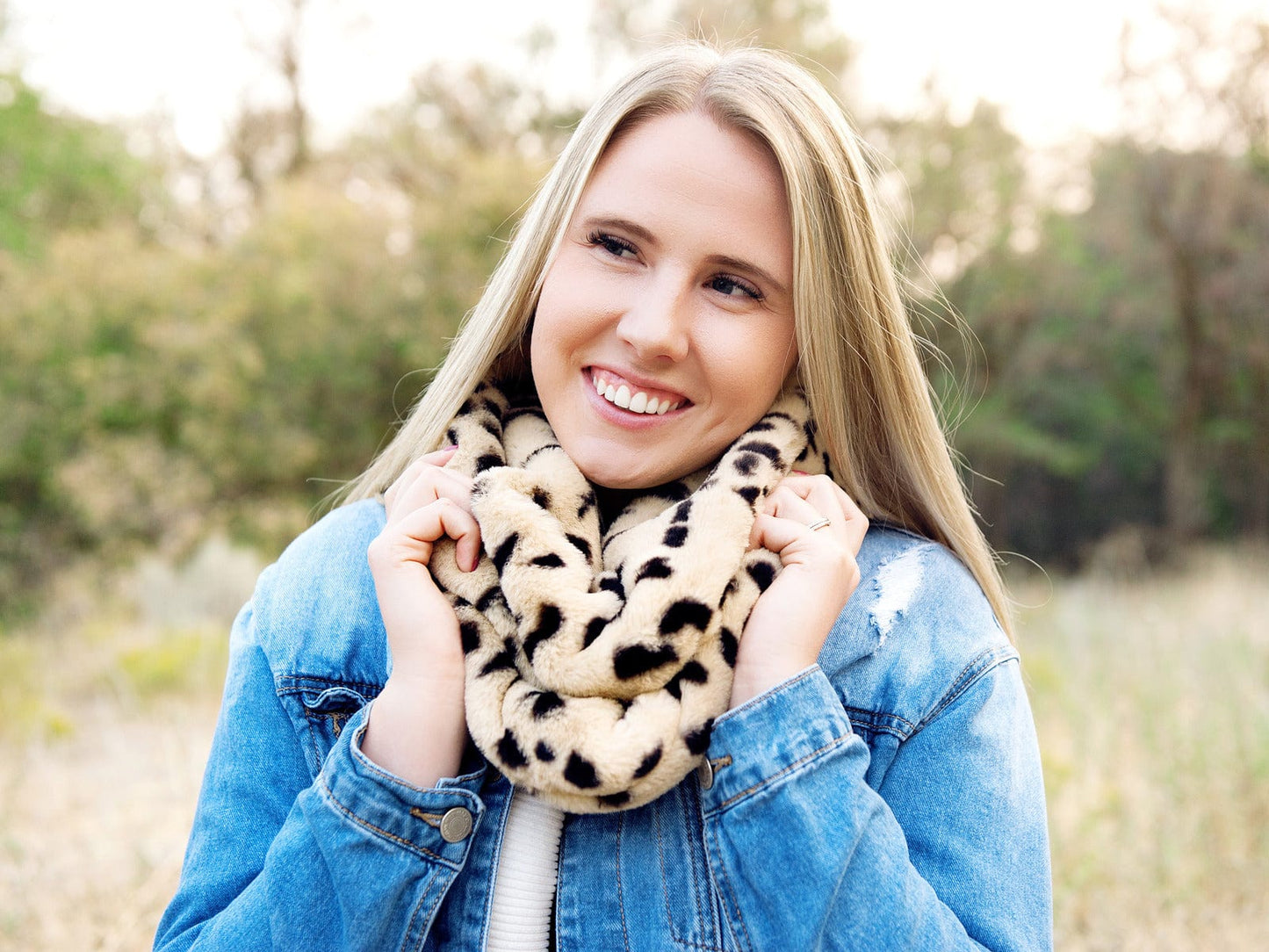 Luxury Scarf JulesRoche Lynx Animal Print Infinity Style