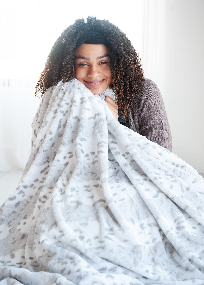 Animal Print Minky Blanket JulesRoche Mid-weight Snow Leopard