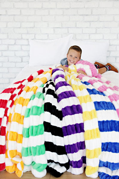 Cozy Blanket JulesRoche Stylish Stripes Hugs Black Licorice