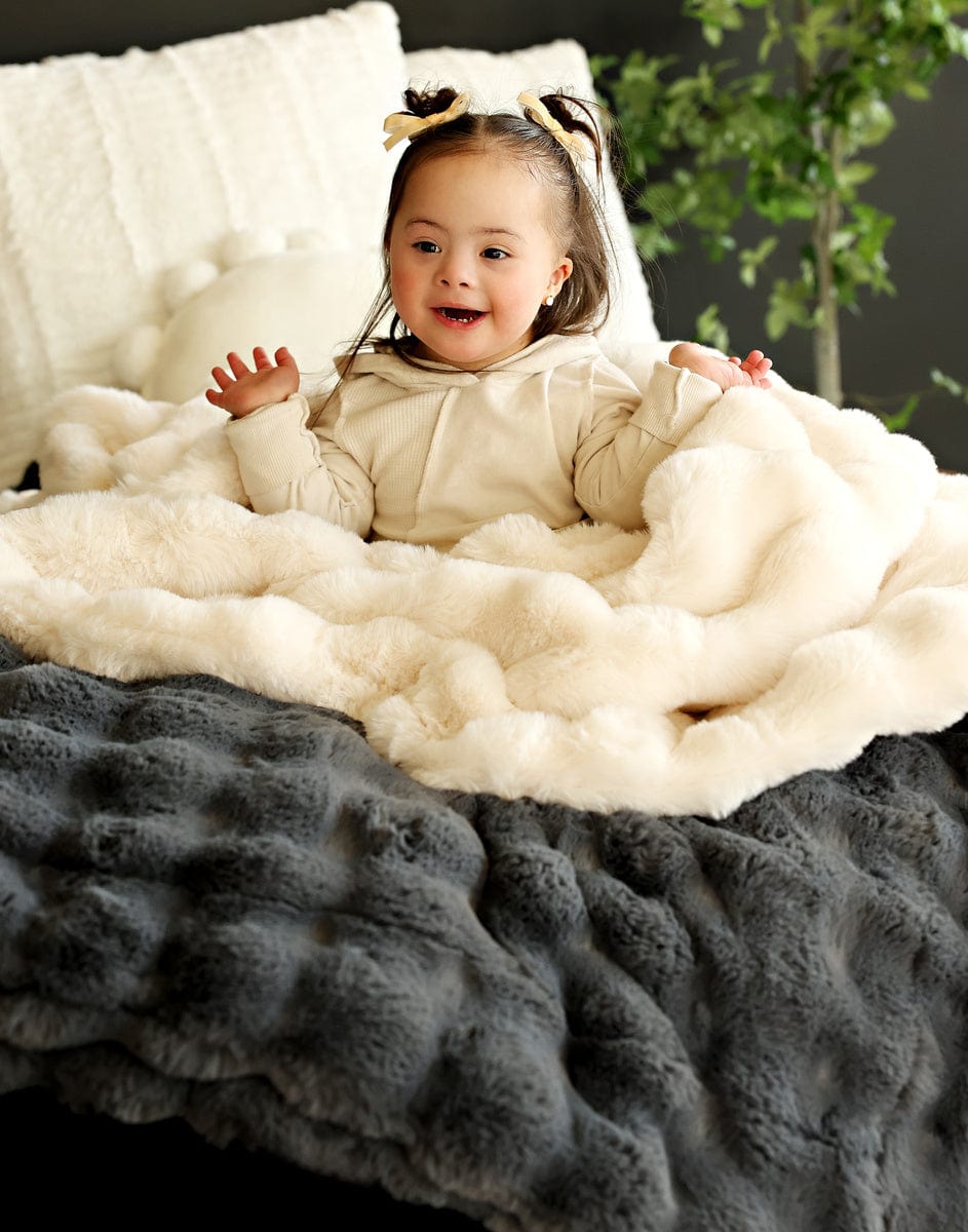 Gray Throw Blanket JulesRoche Ultra-Plush Warm Fleece Castlerock