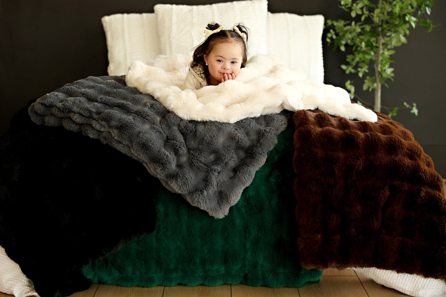 Throw Blanket JulesRoche Ultra Cloud Onyx Plush Design