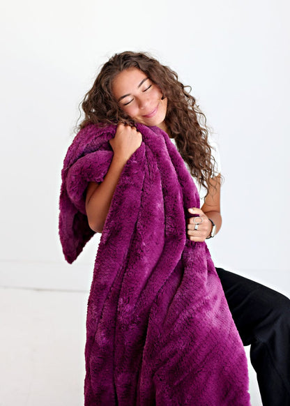 Throw Blanket JulesRoche Cozy Feathery Texture Purple