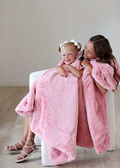 Cozy Pink Blanket JulesRoche Warm & Soft Polyester Throw