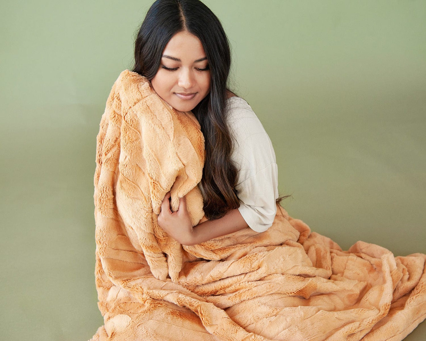 Luxury JulesRoche Minky Blanket Sorbet Style Camel Color