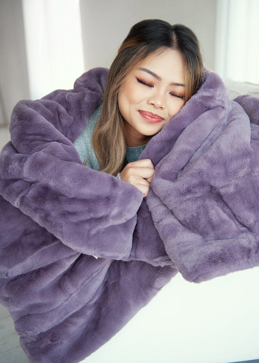 Luxury Blanket JulesRoche Soft, Plush Texture Lush Grape