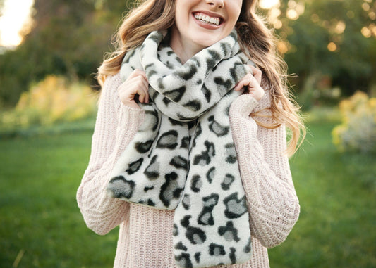 Leopard Print Scarf JulesRoche Silver Animal Design 5x72