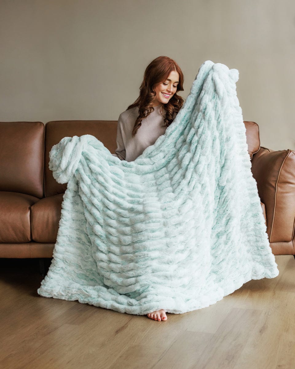 Green Faux Fur Blanket JulesRoche | Spearmint Frosted | Cozy Gift