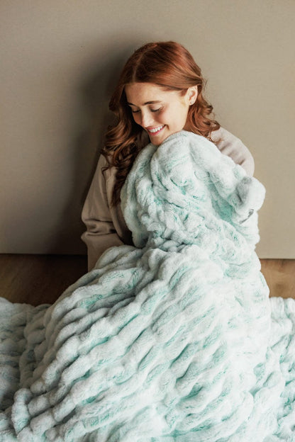 Green Faux Fur Blanket JulesRoche | Spearmint Frosted | Cozy Gift