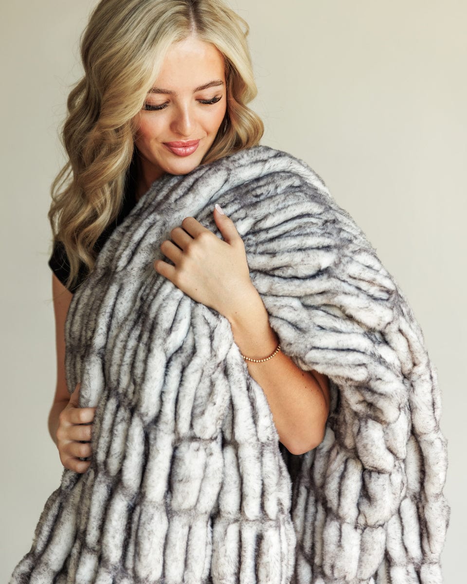 Faux Fur Blanket JulesRoche Frosted Elegance Soft Polyester